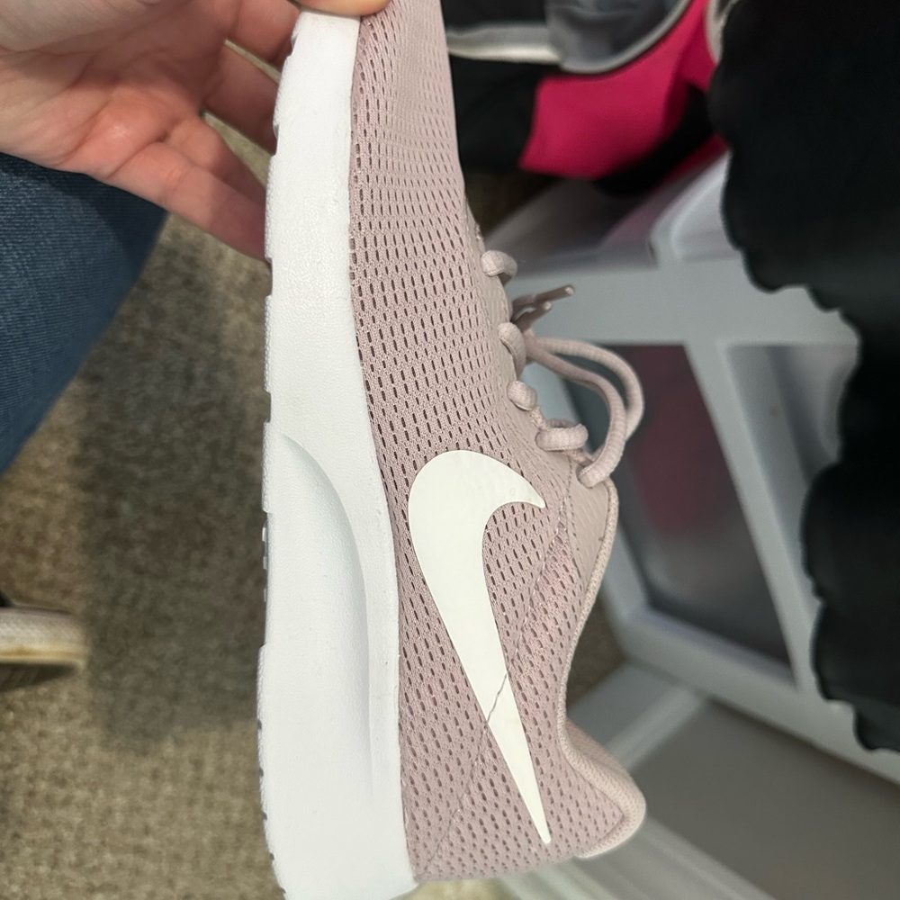 Nike MD Runner Women's Pink Sneakers